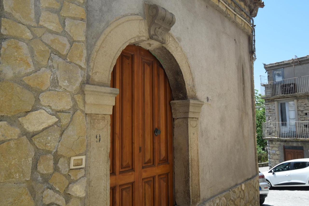 B&B La Terrazza Montalbano Elicona Exterior foto